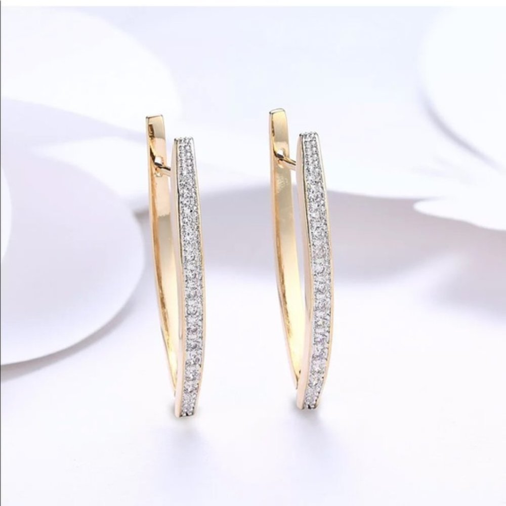 New 18K Gold Swarovski Round Hoop Earrings - Picture 4 of 4